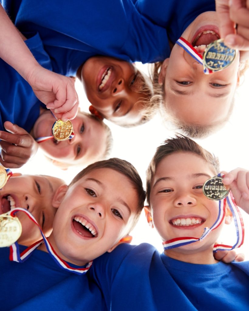 Groß (low-angle-view-looking-up-into-faces-of-children-i-2024-10-19-12-39-16-utc)